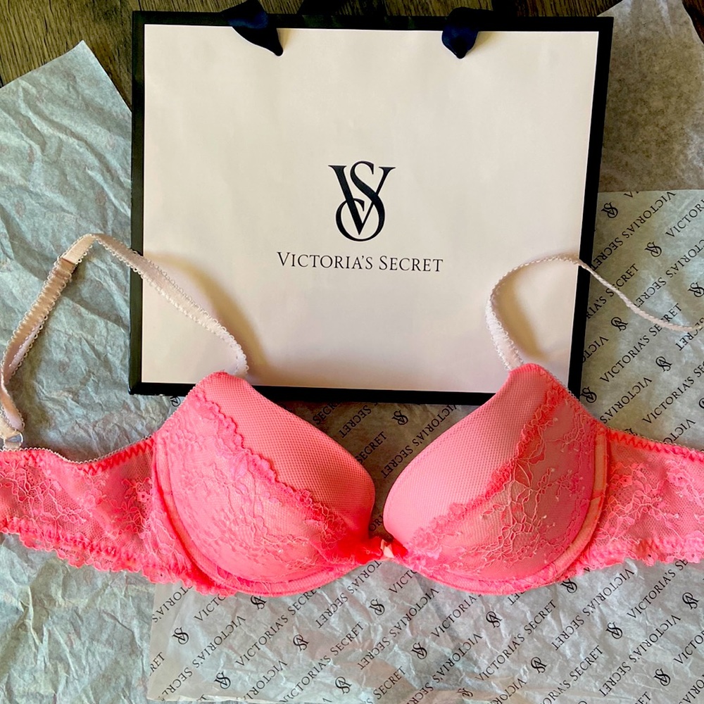 Victoria Secret 34C bra